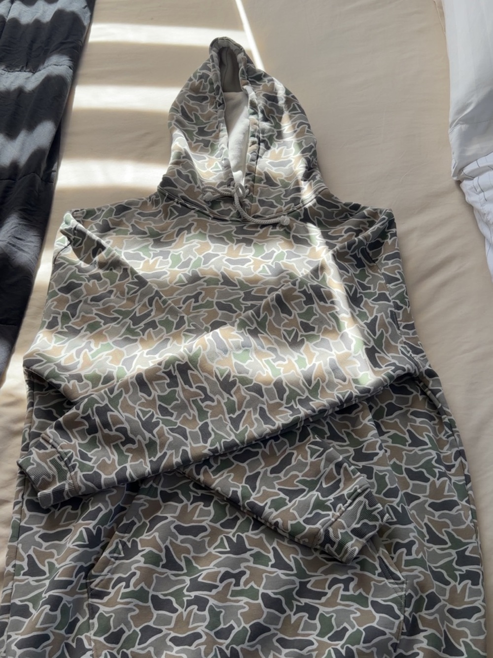 Men's Camouflage Hooded Sweatshirt - Green/Tan/Gray